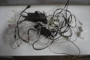 lot 613 image: USB cords