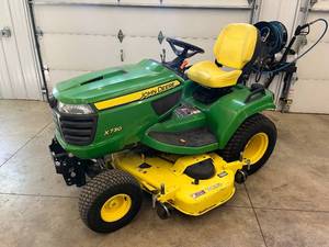 lot 15 image: John Deere X730