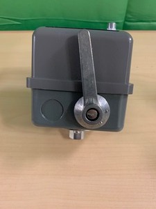 Schneider Electric Square D 9013GHG2J63 Pressure Switch, Side, DPST, 145-175PSI, Grey, Automatic, Pressure Sensitive