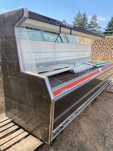 lot 31 image: 12 Open Face Cooler