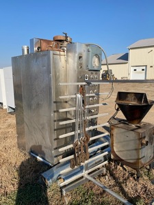 lot 82 image: SS Vortron Smoker wPellet Generator &Trucks