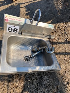 lot 98 image: SS Sink wKnee Controls