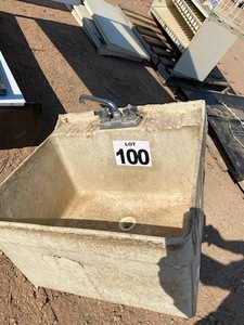 lot 100 image: Fiberglass Deep Sink