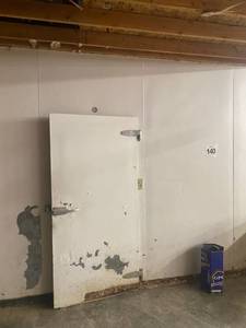 lot 140 image: Walk In Cooler
