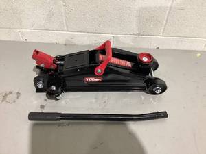 lot 427 image: Hyper Tough 2-Ton Trolley Jack