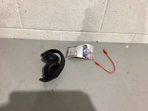 lot 441 image: JBL Tune 520BT - Wireless On-Ear Headphones