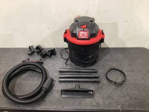 lot 539 image: Hyper Tough 5 Gallon WetDry Vacuum for the Car