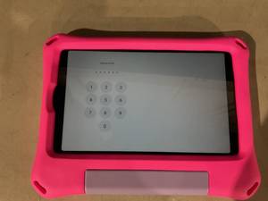 lot 374 image: Surf Onn. 8 Kids Tablet, 32GB, (2024 Model)