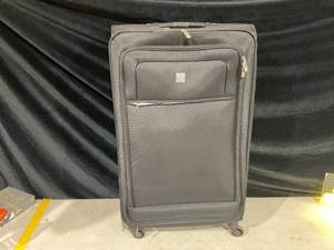 lot 386 image: Protege, Arendale Soft Side 24 Expandable Checked Luggage