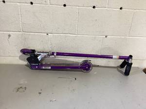 lot 600 image: Razor S Folding Kick Scooter with Light-Up Wheel - Purple, for Kids Ages 5 and up to 110 lbs