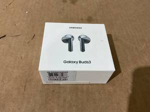 lot 44 image: Samsung Galaxy Buds3 Bluetooth Earbuds with Charging Case