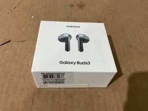 lot 45 image: Samsung Galaxy Buds3 Bluetooth Earbuds with Charging Case
