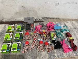 lot 842 image: LOT OF Various Pet Supplies
