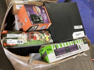 lot 904 image: Wholesale Pallet of Assorted Miscellaneous Items