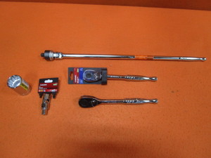 lot 27 image: Huskey 12 Drive Ratchets, Breaker Bar, Swivel