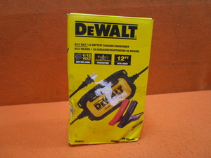 lot 39 image: DeWalt Battery ChargerMaintainer