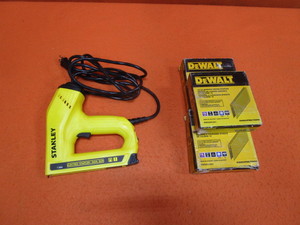 lot 56 image: Electric Stapler & Staples