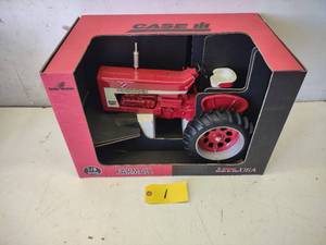 18 Scale Scale Models McCormick Farmall 806 ...