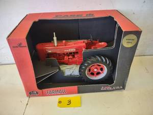 18 Scale Scale Models McCormick Farmall 400 ...