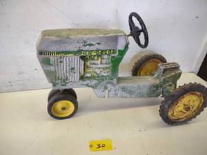 Ertl John Deere Cast Aluminum Pedal...