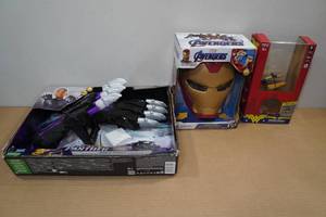 lot 37 image: Marvel Avengers Black Panther, Iron Man and Wonder Woman Play Sets