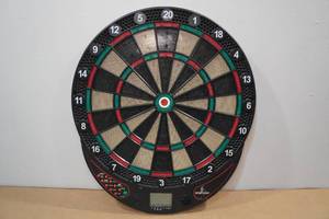lot 54 image: Sportcraft Digital Dart Board