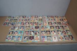 lot 122 image: Baseball Cards - Mostly 1961 Topps