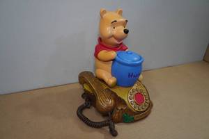 lot 142 image: Vintage Disney Winnie the Pooh Landline Telephone