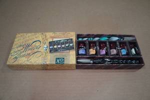 lot 152 image: The Writing Collection Palette for Pens