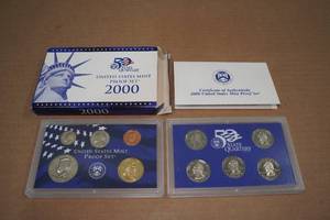 lot 154 image: 2000 US Mint Proof Coin Set