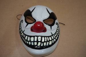 lot 207 image: Creepy Clown Halloween Mask