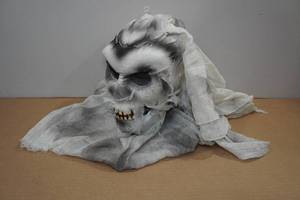 lot 208 image: Creepy Halloween Mask