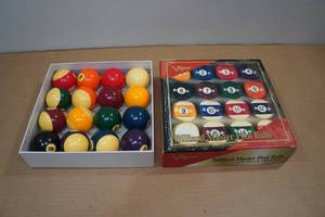 lot 251 image: Viper Billiard Master Pool Balls
