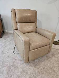 lot 36 image: Mason Daul Power Swivel Recliner from Gabberts  A