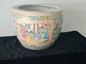lot 14 image: Oriental Furniture Warehouse Rose Medallion Planter Fishbowl