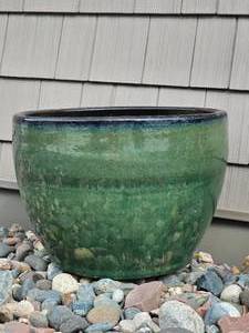lot 90 image: Handsome Green Glaze Large Planter