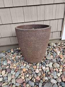 lot 91 image: Primitive Brown Ceramic Planter