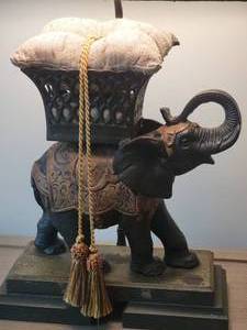 lot 172 image: Exotic Painted Elephant Base Accent Lamp