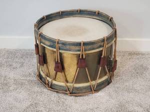 lot 155 image: Antique World War I French Military Drum