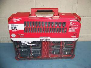 lot 7 image: Milwaukee Tool SHOCKWAVE 31-Piece PACKOUT Set - Impact Duty Socket 12 Drive with SAE & Metric
