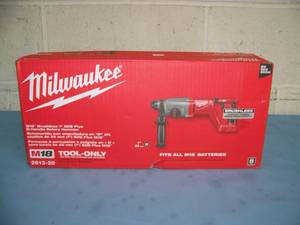 lot 11 image: Milwaukee M18 1 SDS Plus D-Handle Rotary Hammer & 6 pc Bit Set