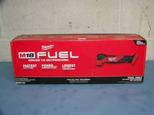 lot 14 image: Milwaukee Tool M18 FUEL Oscillating Brushless Multi-Tool - Model 2836-20