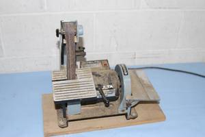 lot 10 image: Delta 1 Belt  5 Disc Sander
