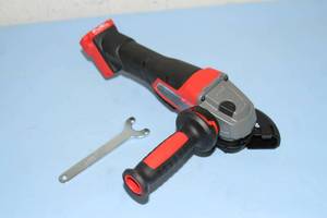 lot 31 image: Milwaukee Tool M18 FUEL 4.5  5 Braking Grinder Paddle Switch No Lock - Model 2880-20 - New