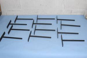 lot 82 image: Lot of 12 - 8 Floating Shelf  Shelves Brackets