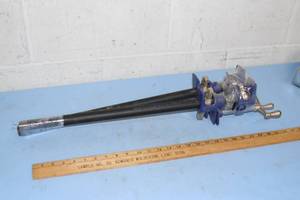 lot 112 image: (2) Irwin 34 Pipe Clamps
