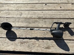 lot 35 image: Metal Detector - works