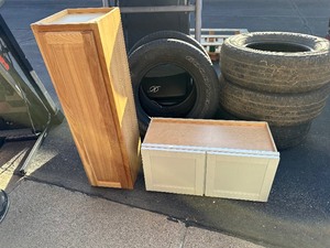 lot 44 image: 2 Unused Kitchen Cabinets - slight damages