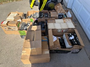 lot 16 image: Large Quantity Industrial Circuit Breakers