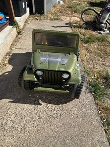 lot 28 image: Kids Ride on Jeep - Battery Powered With Charger - Works - Battery is getting Weak